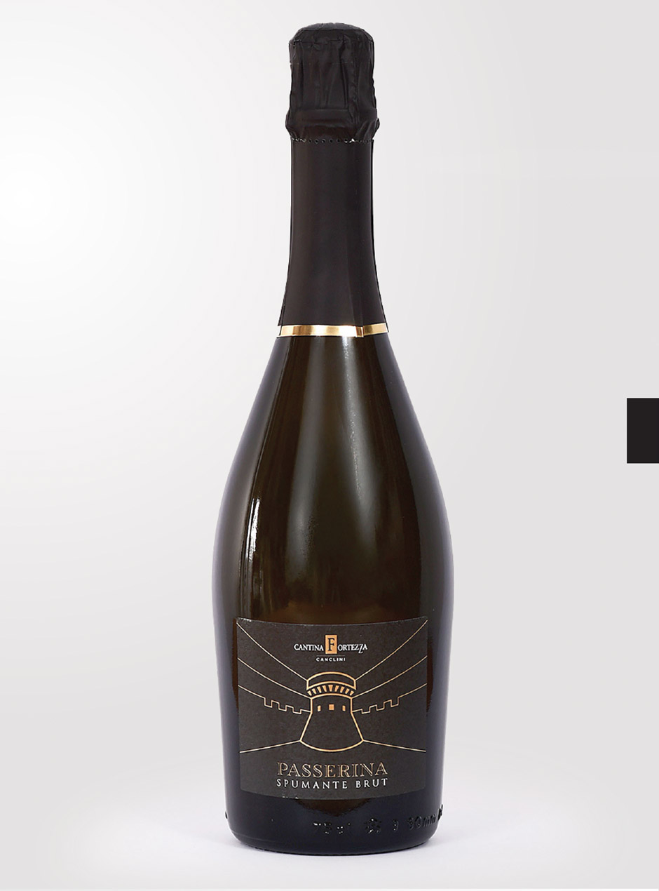 Bottiglia di Passerina Spumante Brut Cantina Fortezza Marche